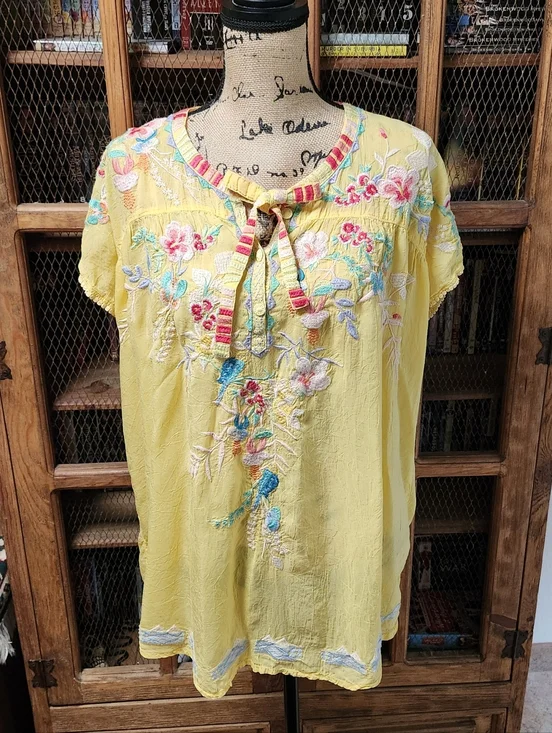 Johhny Was NWOT Embroidered Yellow Tie-Neck Top Sz XL - Picture 2 of 9